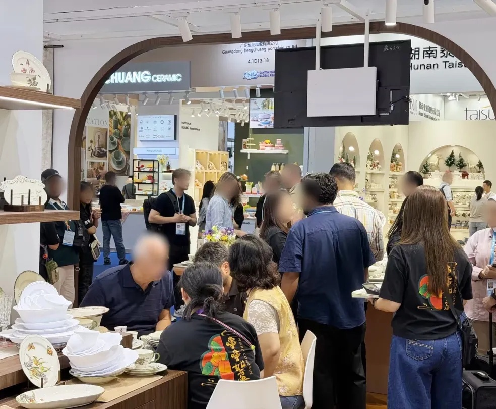 140届广交会直击 | 顺祥×硕加双品牌携手，匠心瓷品邂逅全球客商